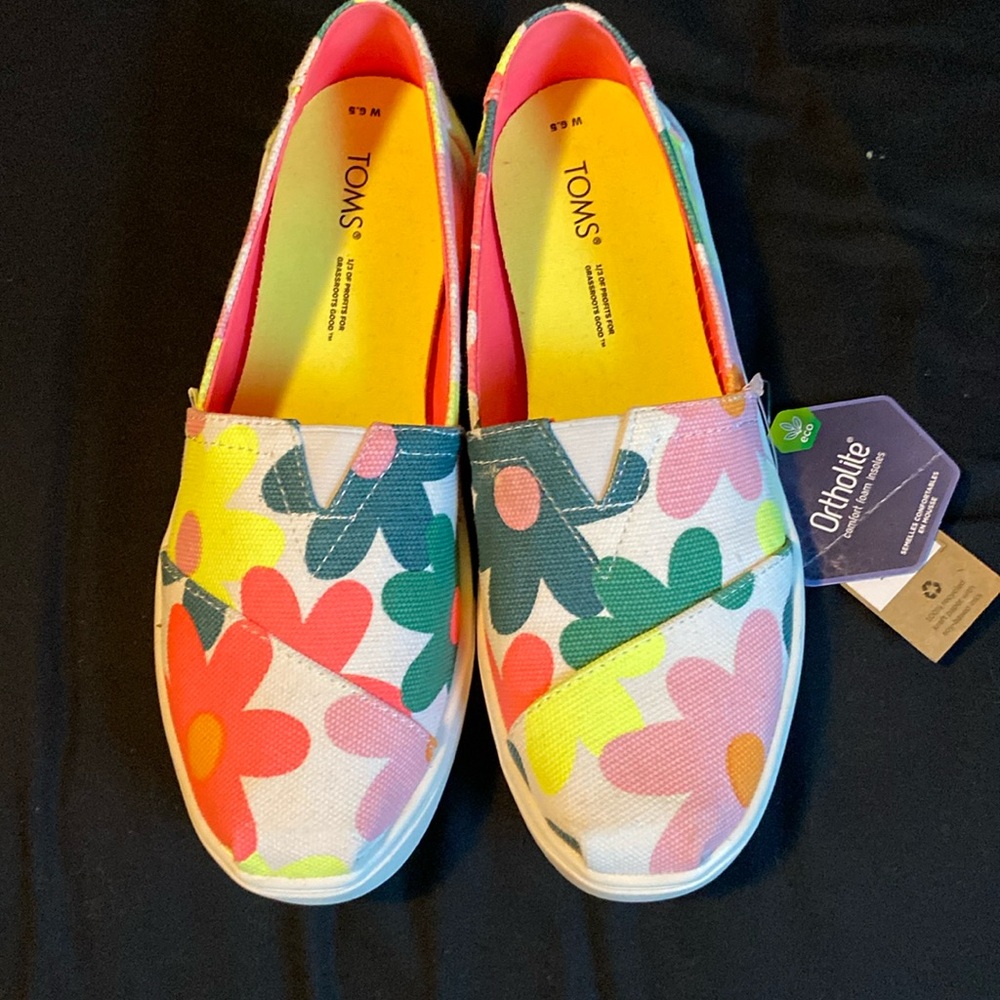 Flower print Tom’s